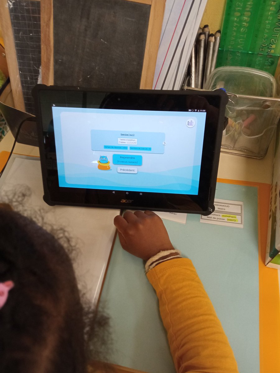 Je m'entraîne au calcul mental avec <a href="/JePeuxPasGMaths/">J'peux Pas J'ai Maths</a> . J'aime bien faire des calculs!