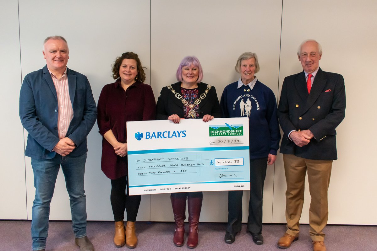 📢 A total of £2,742 has been presented to 2 charities by our Chairman, Councillor Lorraine Hodgson. She's raised money for the Richmond Dales Amateur Swimming Club & Richmond and Catterick Riding for the Disabled Association. Details at👇 ow.ly/fET550NwTTk #RichmondshireDC