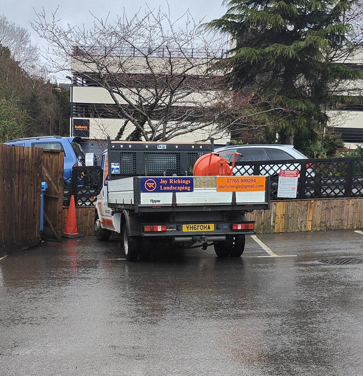 Hope you can landscape better than you can park, Jay from Gloucester.
<a href="/YPLAC/">You Park Like a C***</a>