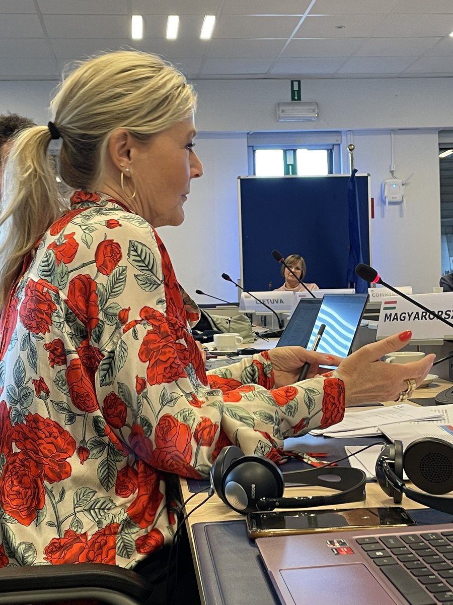 blhenriksen's tweet photo. Since January @AnneWTrolle is the Chair of @EU_shipping Social Affairs Committee.

This week I had the luck to be present at the first physical meeting and Sectoral Social Dialogue with @ETF_Europe and @DG_Employment

Good dialogues ahead 🇪🇺👍

#HeroesOfTheSea 🦸‍♀️🦸‍♂️🚢
#EUshipping https://t.co/zOT8CwOiOy