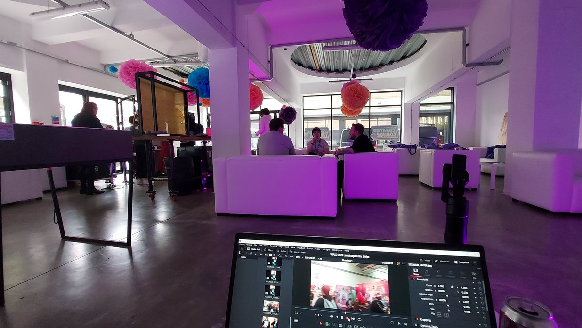 parkie_34's tweet photo. It's Day 2 @WASDlive_ 
In the @Neonhive Creator Lounge editing and the lovely peeps present me with some goodies!

A great way to start the day
Oh, and there's donuts!
#neonhive #WASD #wasdlive #GamingCommunity https://t.co/00tljapFPK