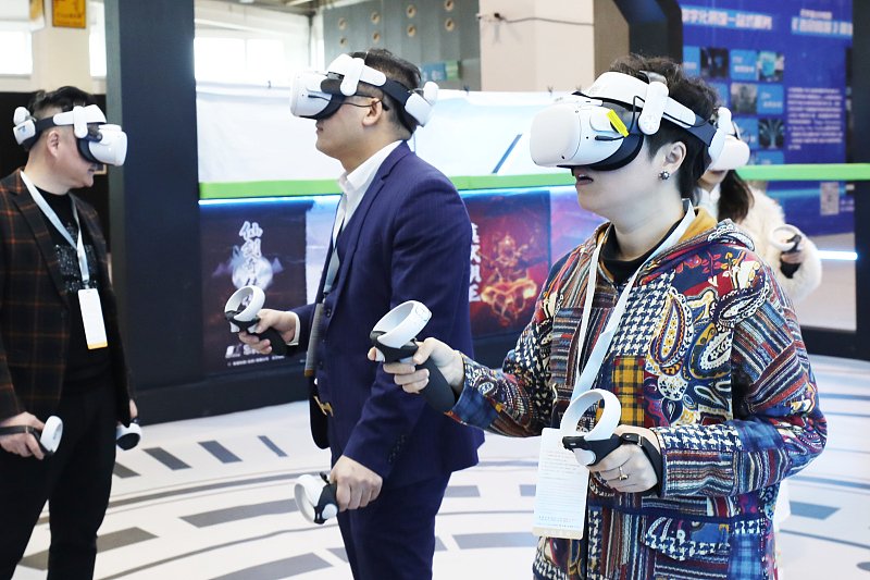 shoppinginCN1's tweet photo. 🤩#Yiwu, in #Zhejiang, is hosting the Cultural and Tourism Products Trade Fair, showcasing #digitaltrade and Chinese fashion goods, and offering visitors unique experiences through cutting-edge technologies like 3D, #AR, and #VR. @izhejiang @CharmingYiwu #smallcommodities https://t.co/bKV4cpnadA