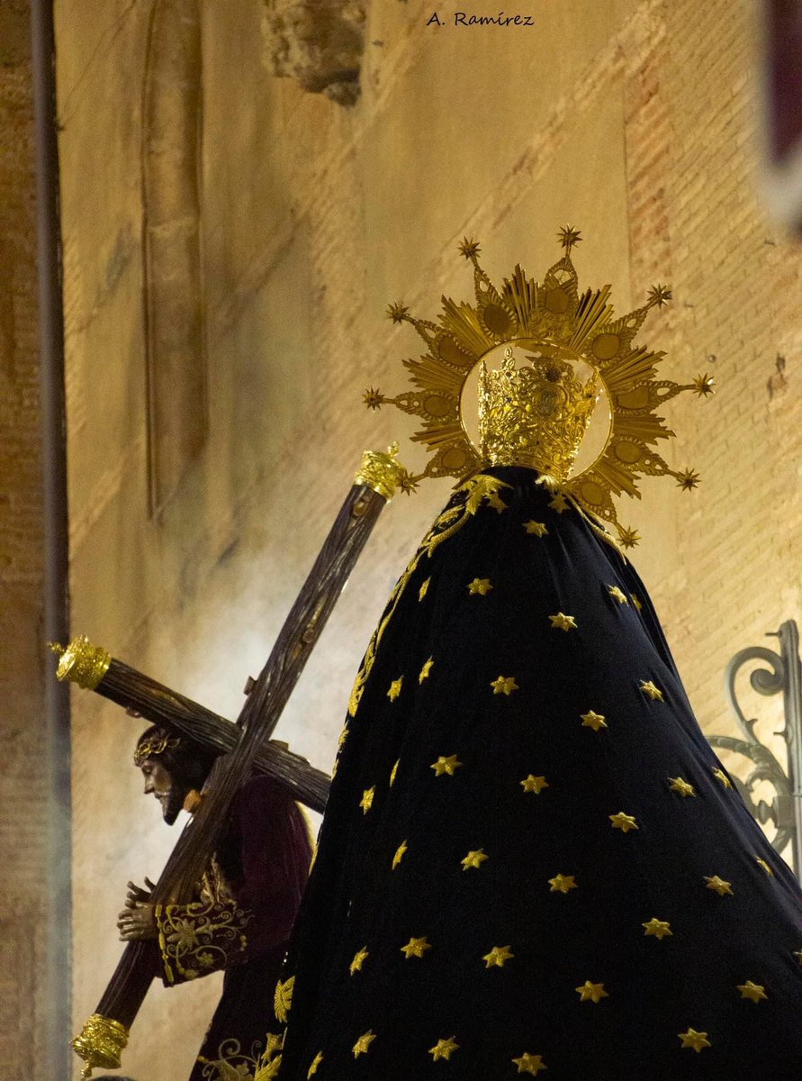 maridolosanchez's tweet photo. Disfrutemos.....Feliz Viernes de Dolores 
🖤🖤🖤 https://t.co/7cJ059nNjd
