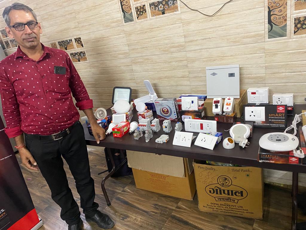 HPL_Official's tweet photo. #HPLElectricalMeet

Yet another successful Nukkad Meet by our Channel partner Samarth Electricals (Retailer) was conducted at Nagpur, Maharashtra.

#hplindia #hplproducts #hplelectrical #smartelectricals #electrcialmeet #modularswitches #switchgear #lightingsolutions https://t.co/MXT09ztgfU