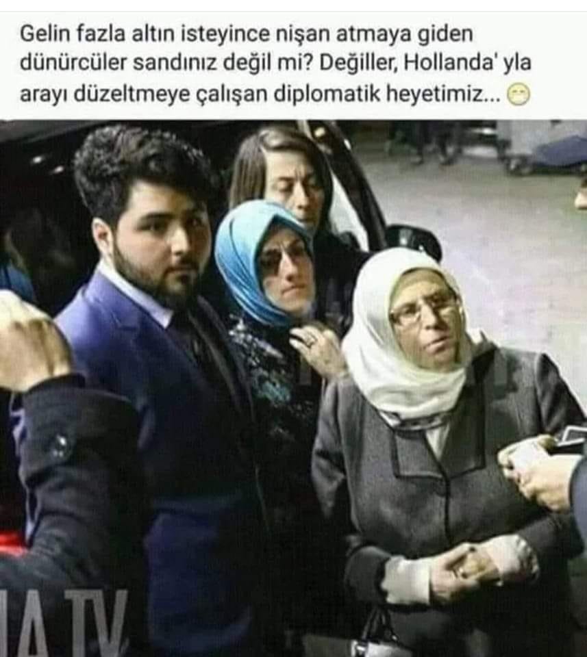 mahmuree_chp's tweet photo. Hani şu kapıdan içeri alınmayanlar.🫤 https://t.co/rT7LJDP5aF