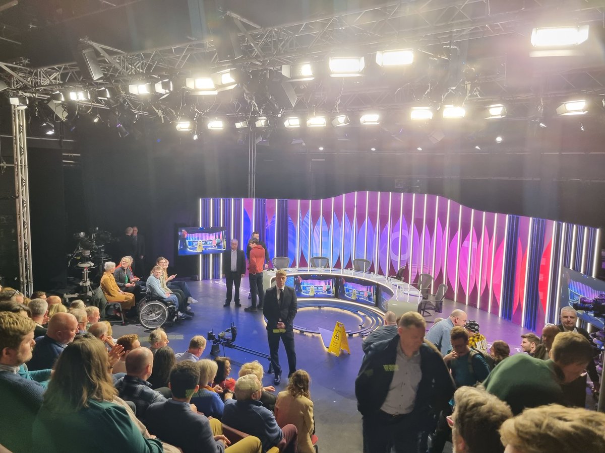 SteveChant's tweet photo. It was a very interesting and insightful evening spent in the @bbcquestiontime audience last night.  Sadly though, my question wasn't selected to grill the panel. https://t.co/ohO9mgHgjZ