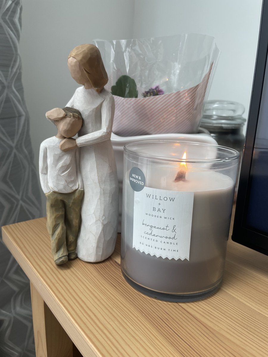 DeborahTWigan's tweet photo. @Autism_Friends Candles, reading, being by the beach 🤍💙🧡 https://t.co/zjMokhFcYB