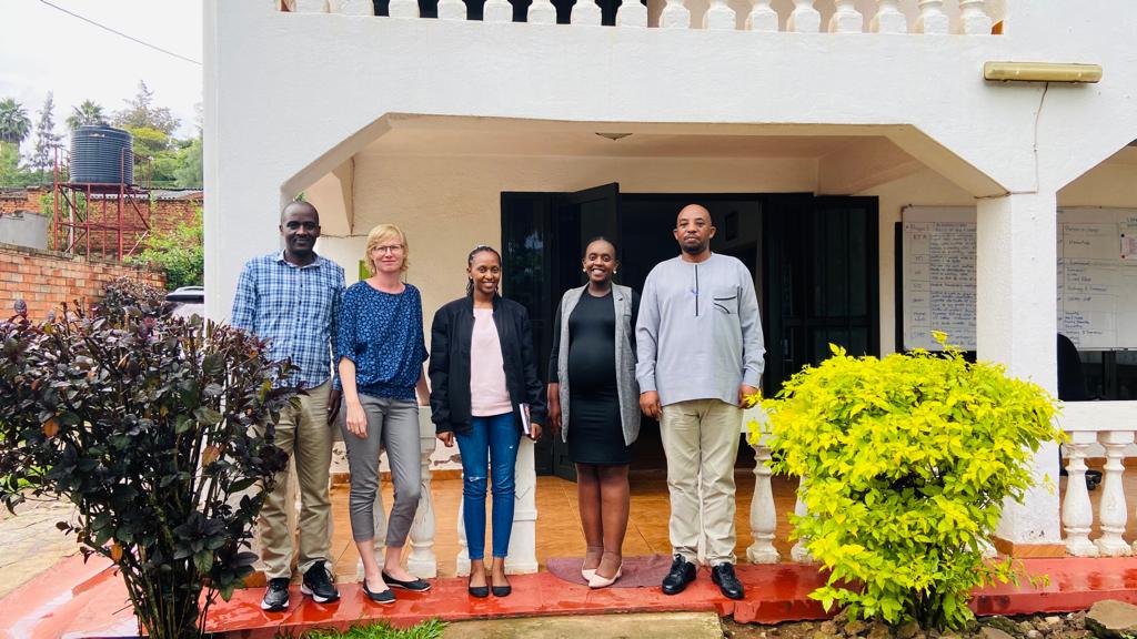 Ak_Access's tweet photo. @Ak_Access had a fruitful discussion with @InkomokoRwanda to synergy  and efforts on actions meant to improve youth livelihoods in regards to youth skills development, job creation, Entrepreneurship and youth access to finance . https://t.co/P37RNhp4Gx