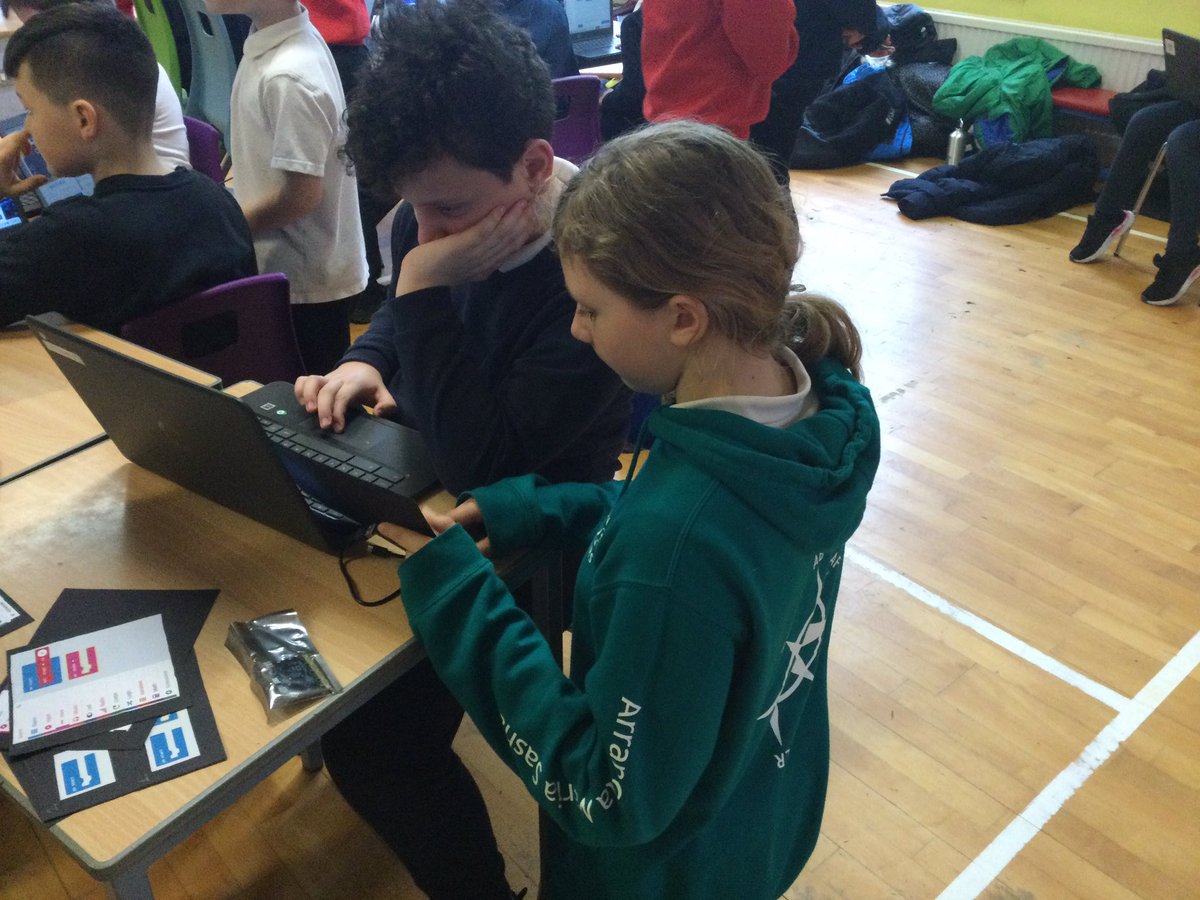 Innerwickprim's tweet image. Stenton Primary joined us this morning to teach the children how to code BBC Microbits, they planned the activities and worked with pupils, what a great morning! #BBCMicrobit @StentonPrimary thank you!,