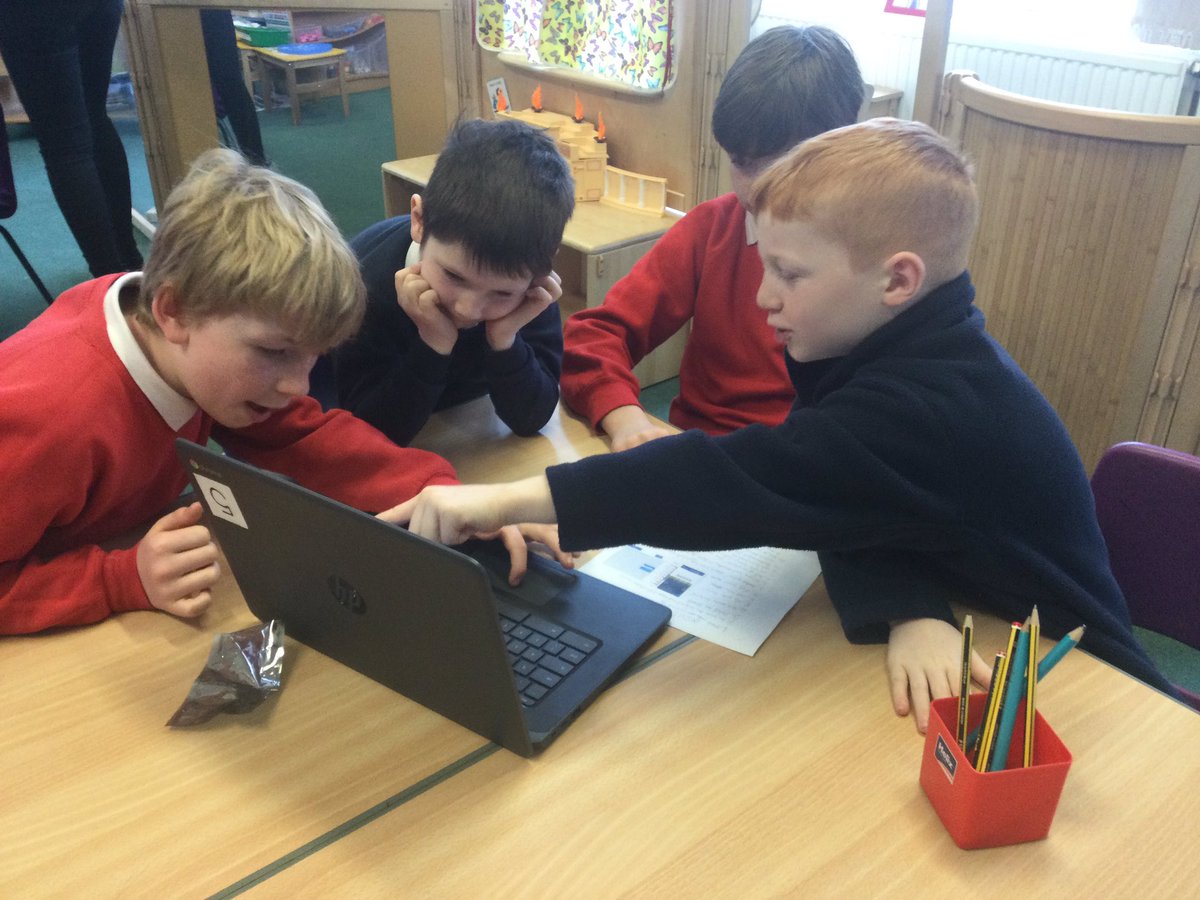 Innerwickprim's tweet image. Stenton Primary joined us this morning to teach the children how to code BBC Microbits, they planned the activities and worked with pupils, what a great morning! #BBCMicrobit @StentonPrimary thank you!,
