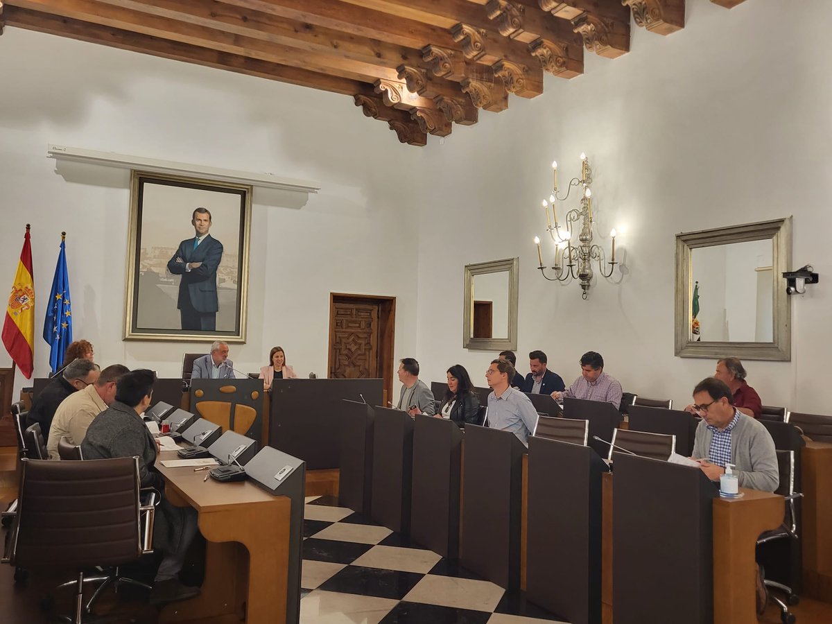 Fermín Encabo Acuña Presidente de ADICOVER firma el Convenio de colaboración entre la Excma Diputación Provincial de Cáceres y ADICOVER,para sufragar los gastos de funcionamiento y actividades a desarrollar en 2023

Seguimos trabajando por el desarrollo de la Comarca de La Vera