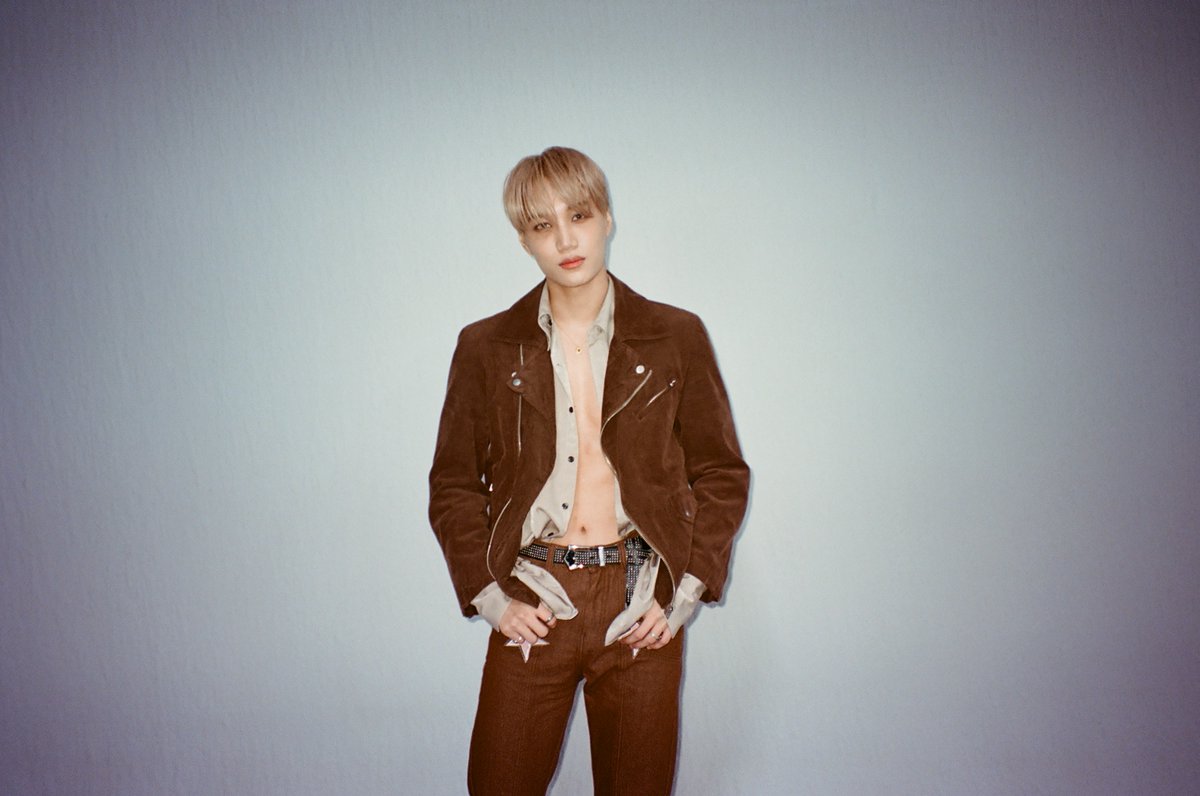 M2MPD's tweet photo. 필름카메라로 기록한 3월의 추억📸 4월에도 쭈욱 엠투와 함께해요❣ #3월의엠투 #M2film #BE_ORIGINAL #카이 #KAI @weareoneEXO https://t.co/3fobrXHMXK