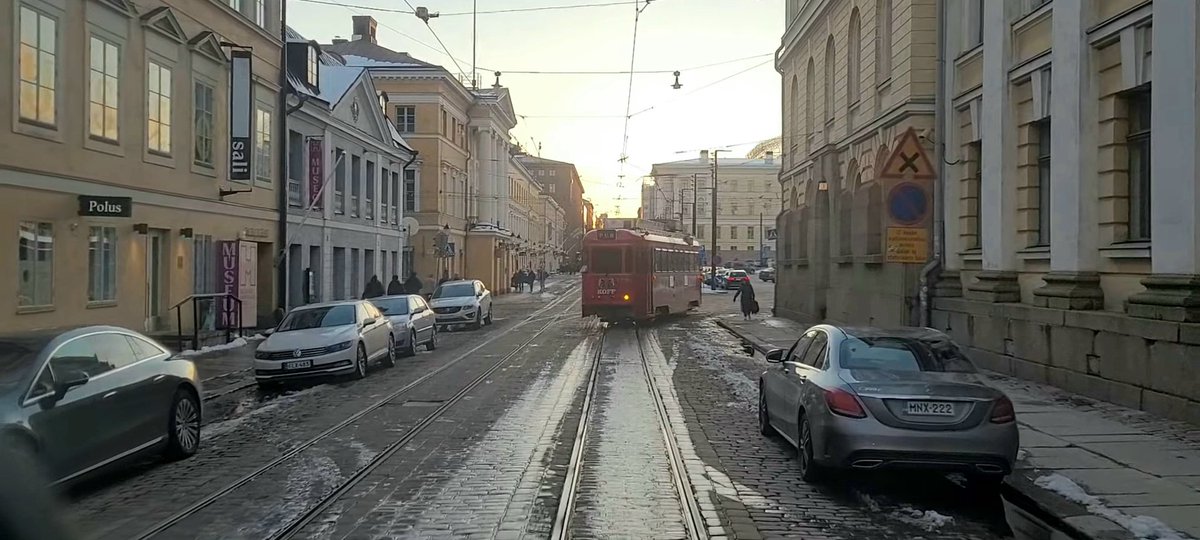 markomainio's tweet photo. Eräänä päivänä nautiskelin ajaessani raitiovaunua auringonlaskusta, sekä edessäni kulkevasta Spårakoffista.
Kuvauspaikat Katajanokka ja Aleksanterinkatu. #landscape #tram #tramdriver #citylandscape #ratikka #ratikkakuski #enjoy #helsinki #city #photography https://t.co/fK28UptLHW