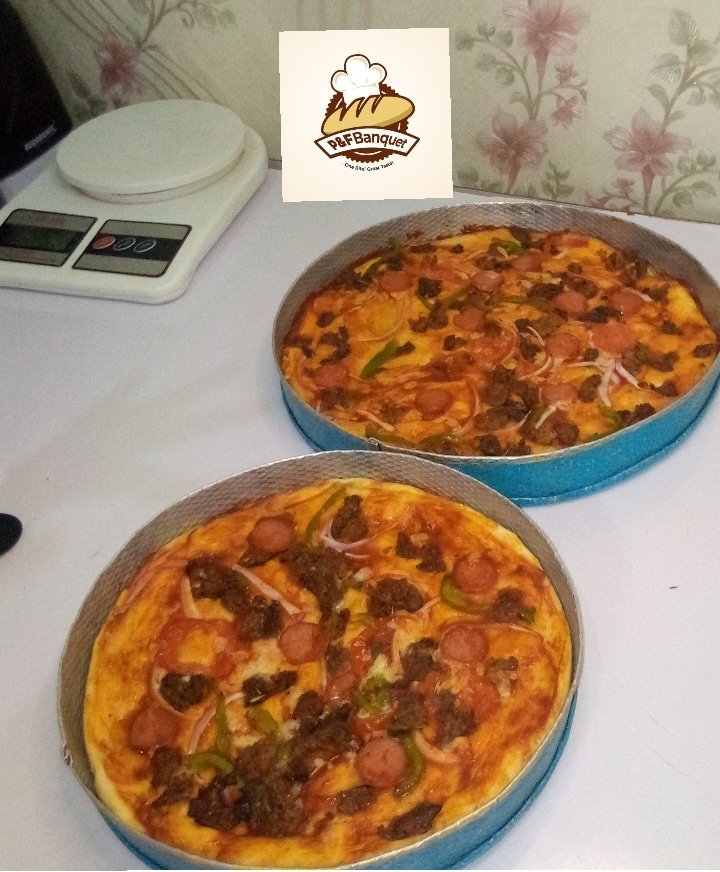 Pizza🍕of the most high 😂😀
.
.
.
.
.
We are still in the caking business.
Experience the best of baking @p_fbanquet. #pizza #p_fbanquet #pizzalover #pizzadelivery #pizza #imobakers #anambrabakers #instapizza🍕 #9jabakers