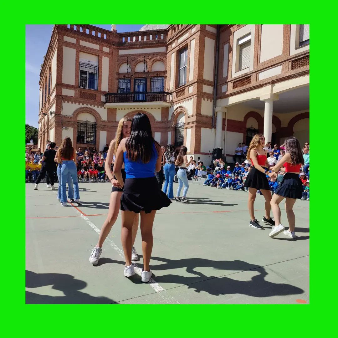 SalesianasESS's tweet photo. Ayer alumnos, antiguos alumnos, familias y comunidad educativa disfrutamos de una gran tarde celebrando nuestra fiesta de la Gratitud.

Gracias a todos por hacer que esta fiesta sea tan especial en nuestro colegio.@salesianases

#contigotodoesmejor #fiestagratitud
#salesianas https://t.co/Y0U7Tf6fzn