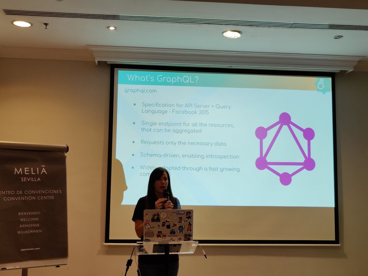 rogmacgue's tweet photo. With @AlbaSFDC in @dreamOle__c  #dreamOle23 #Sevilla #GraphQL https://t.co/myou26VCmg