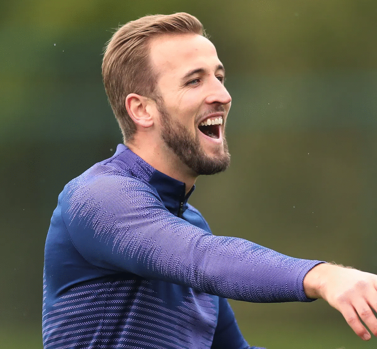 ODDSbible's tweet photo. Tottenham fans realising that their weekend can’t be ruined because they play on Monday night instead https://t.co/3NNNO86yKt