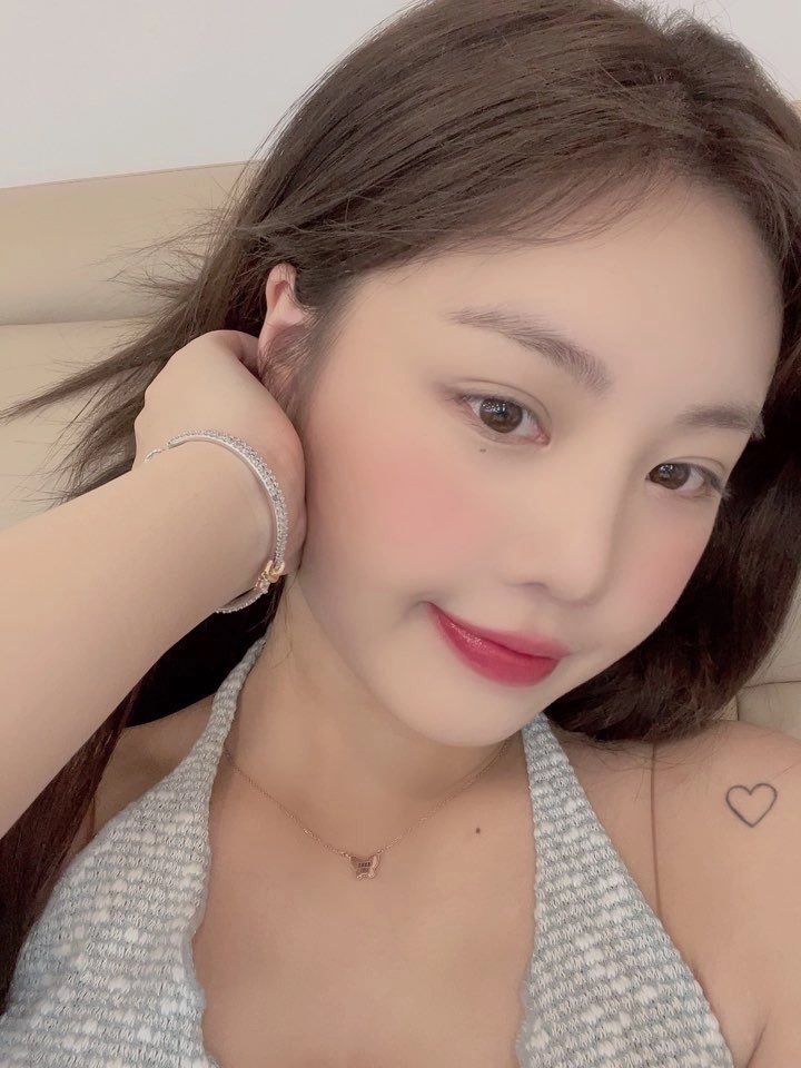 nabiwing's tweet photo. FRIDAY 🐢

good morning to you reader. today is finally friday, i'm gonna take this slow and not worry too much. do you have any weekend plans? i'm all ears ready to listen. https://t.co/McVUgnR78I