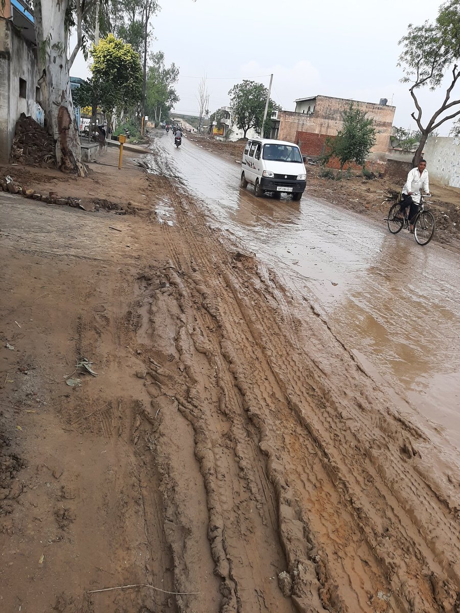 mnjkmrsrw's tweet photo. #Dc #sahab .#traffic #should #be #Devert
#Mohna #Road #Near #Hanuman #Temple #Visit #once #Conjunction #on #Road
Ya sarkar koi Hadse ka Intzaar kar rahi hai @sdm_ballabgarh @cmohry @DIPRO_Faridabad @FBDPolice https://t.co/VsD3pR5wYB