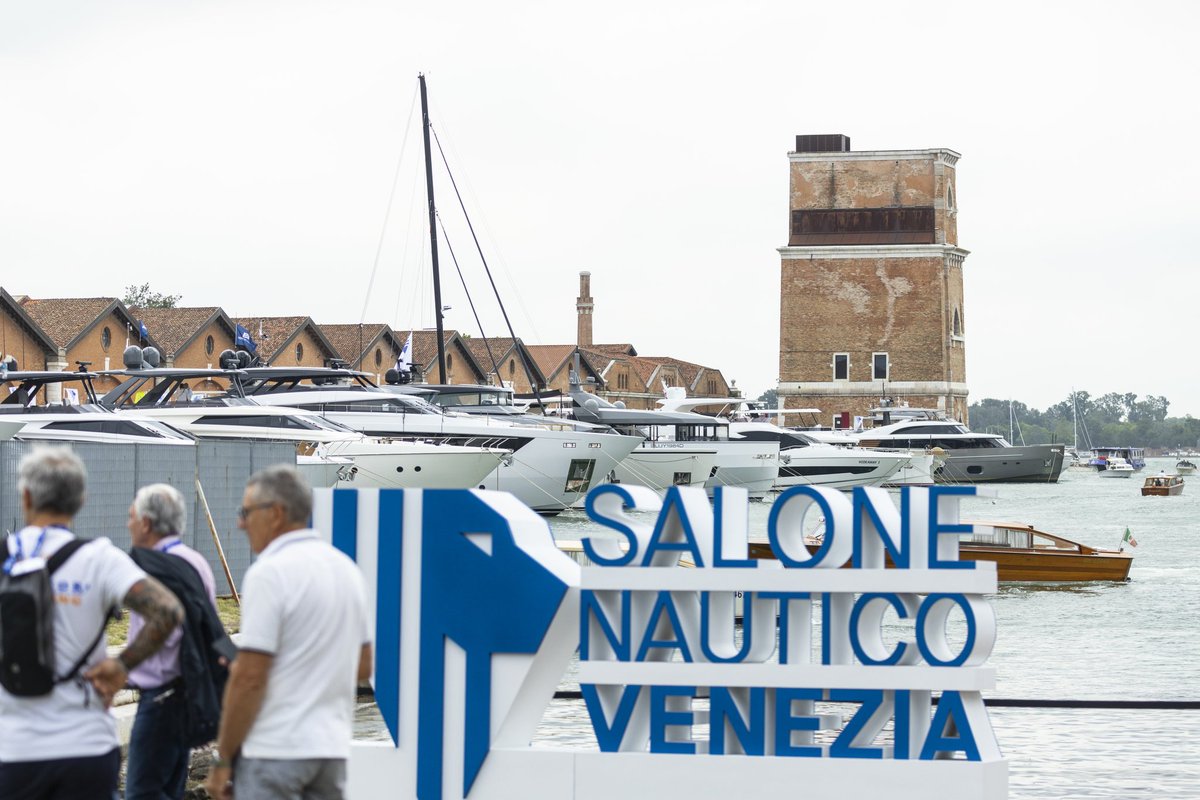 SaloneVenezia's tweet photo. @veneziaunica @HumanSafetyNet @UNESCO @comunevenezia @CMVenezia @LuigiBrugnaro @fdovenice @veneziadavivere @VeneziaeilLido @SimonVenturini @SerenissimaVe @MorrisCeron 💙Al convegno si parla anche del progetto #econcept, già presente con le sue paline di ricarica alle scorse edizioni del #SaloneNauticoVenezia.
🌿La startup #green ha un focus sull’elettrificazione di sistema nella nautica: per un futuro a 0 emissioni! https://t.co/15bsBqYTI0