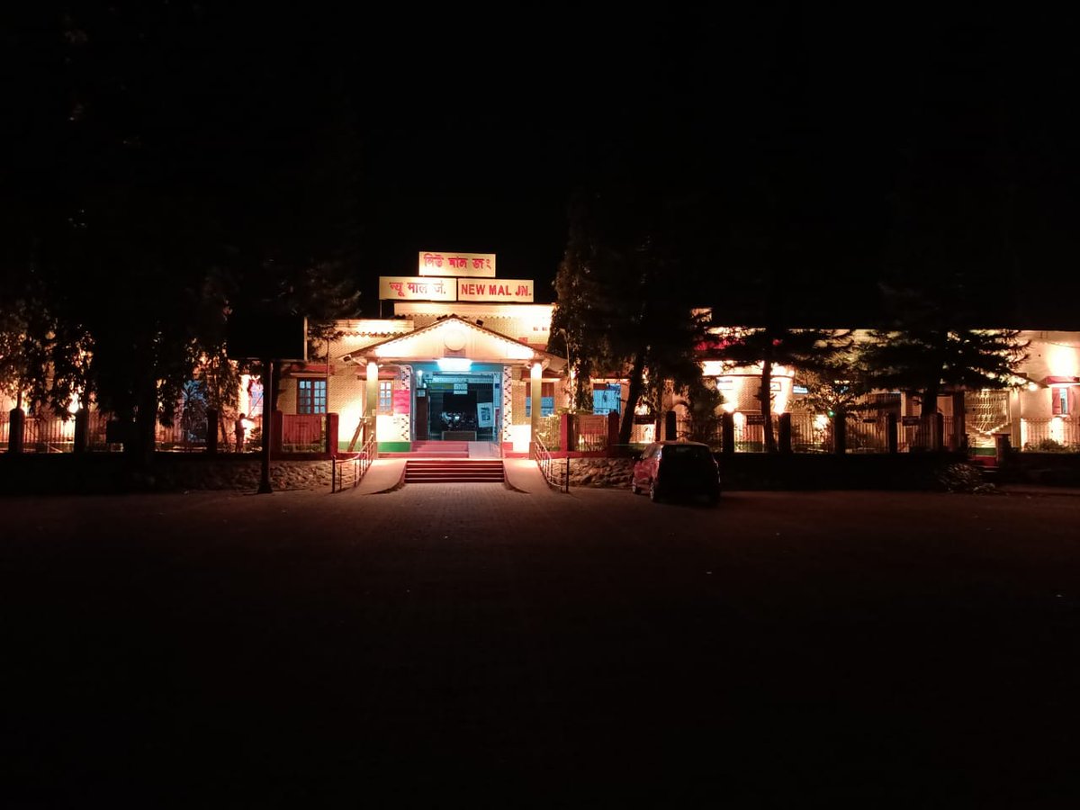 HPL_Official's tweet photo. Completion of the Faced Light Project at New Mal Junction, NF Railway Alipurduar division, marks another successful milestone achieved.

Swipe to change colours.

#hplindia #hplelectrical #lightingsolutions #ledlighting #lightingproducts #ledlights #lightingdecor https://t.co/EVOrfdolao