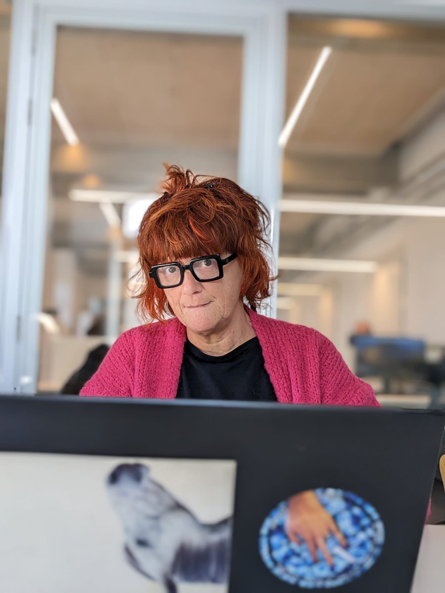 SismografOlot's tweet photo. Avui obrim les portes del festival i us presentem a l’equip de producció i programació artística del #Sismògraf2023:

🌳 Tena Busquets, direcció artística
🌳 Keta Capdevila, producció
🌳 Kena Rodríguez, producció
🌳 Esther Forment Ruiz, projectes educatius https://t.co/qwEpsEAy1x