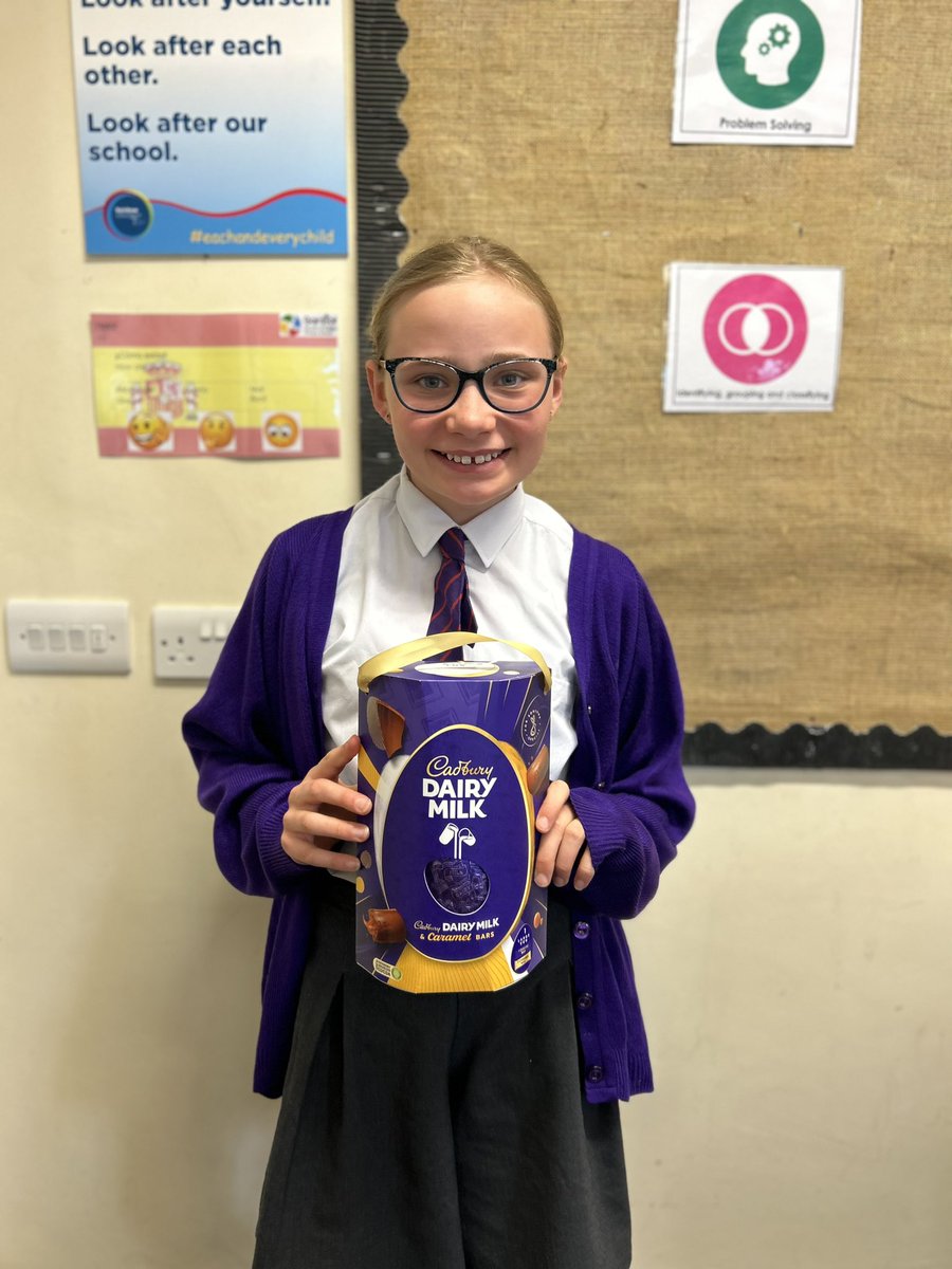 Congratulations to this young lady from KS2 for winning out golden ticket attendance award👏🏻 enjoy your egg 🐣#everydaycounts @GarstonCE @GarstonY6 @SMcDonoughREMAT