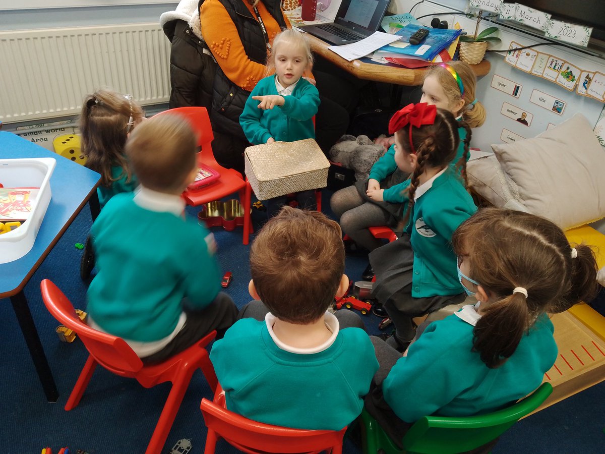 BeethamSchool's tweet photo. Reception have been playing schools this morning, they set up a whole class phonics lesson and all behaved really well! https://t.co/q4ndtZGuMq