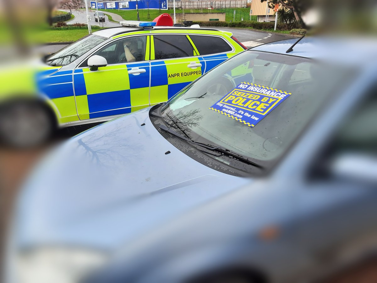 ASPRoadSafety's tweet photo. 3rd one of the day for #TST2 #ANPR hit on #OpTutelage plus vehicle in North #Bristol = No Insurance, MOT expired in Jan & TAX in Oct '22. Very unhappy passenger who seemed to think it was our fault for taking their car of the road!
Vehicle seized & driver reported for offences. https://t.co/FwXKJs0YVl