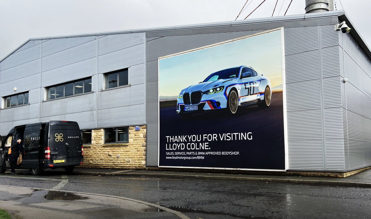 PhillipsUK's tweet photo. What a Job!! 👀

Our Team were extremely busy yesterday installing the ALL NEW After Sales Billboard for Lloyd Motor Group at Colne 

It looks fantastic! 🙌

Well done Guys!

#signage #teamwork #billboard #branding #printingsolutions #marketingprint #phillipsuk https://t.co/W5vuyZH8qw