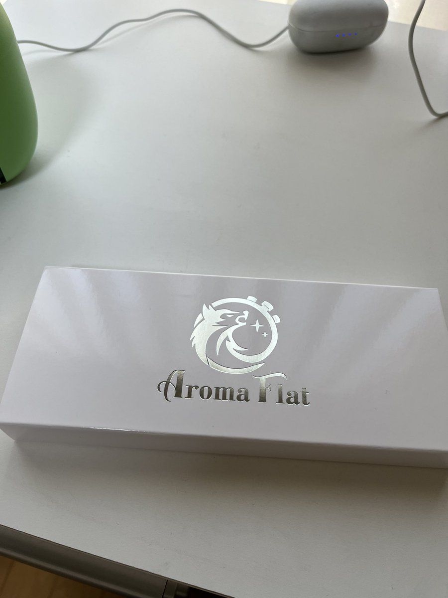 smhsjdpc_hiro's tweet photo. 先日、Aroma Flat様で腕時計を購入しまして！付けるのもったいないと思ってしまう…wでもお出掛けする日につけて行こうかと思います！

因みに、お友達に色違いの腕時計を誕生日プレゼントとしてお渡ししました！

@AromaFlat https://t.co/NvVR8grjyr