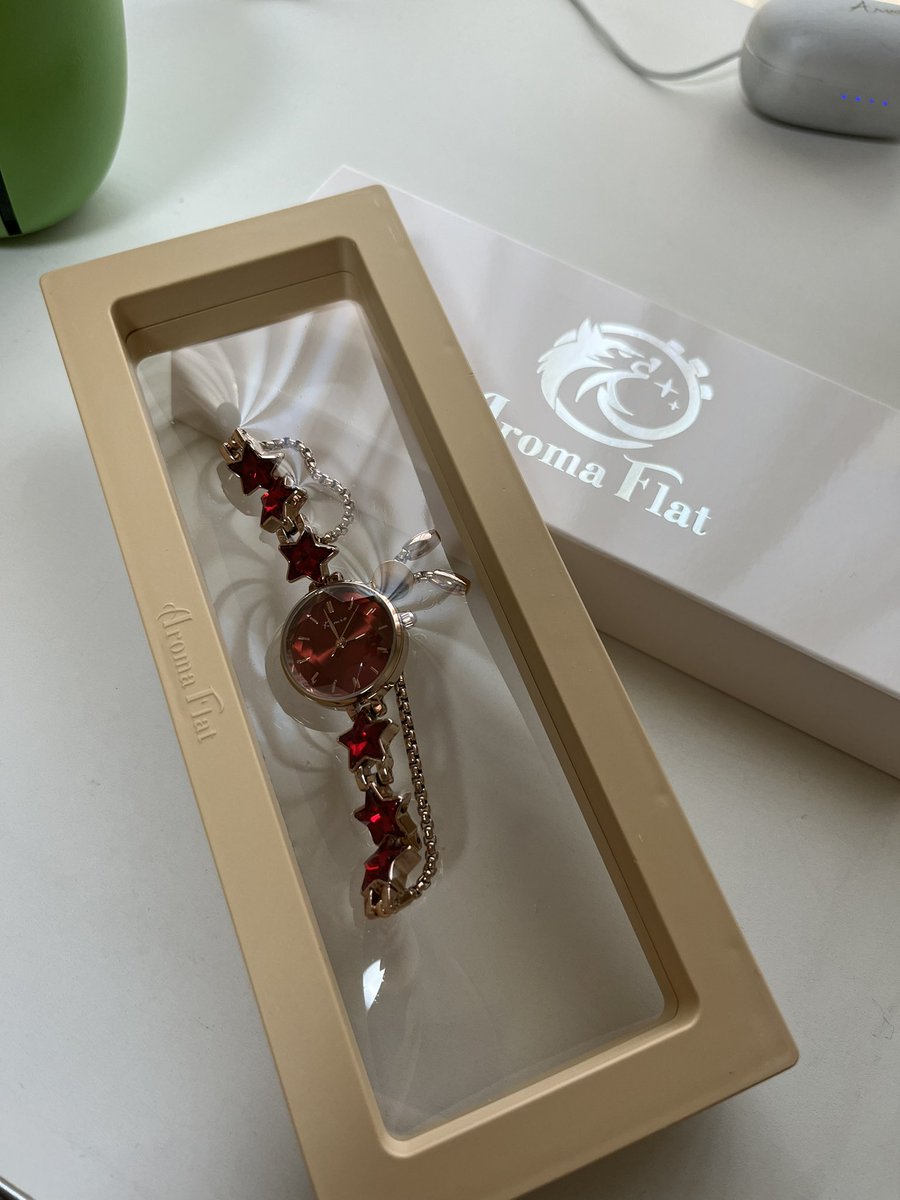 smhsjdpc_hiro's tweet photo. 先日、Aroma Flat様で腕時計を購入しまして！付けるのもったいないと思ってしまう…wでもお出掛けする日につけて行こうかと思います！

因みに、お友達に色違いの腕時計を誕生日プレゼントとしてお渡ししました！

@AromaFlat https://t.co/NvVR8grjyr