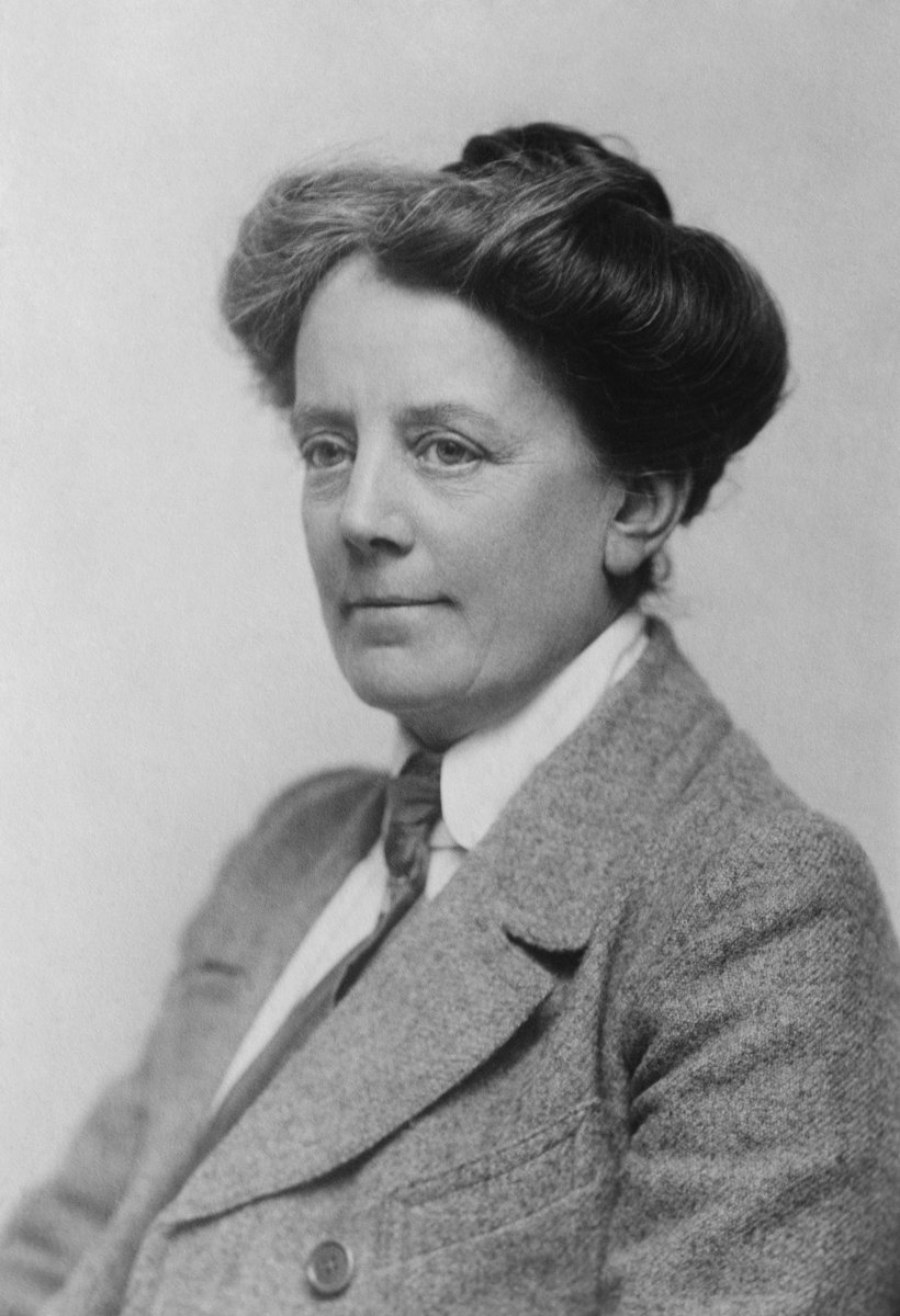 On 22 April 1858 Ethel Smyth was born. She was a prolific member of Women's Social and Political Union and a composer. Ethel composed the epic WSPU anthem, The March of the Women (1911). Read more about the many aspects of her life, in our journal. #OTD
womenshistorynetwork.org/wp-content/upl…