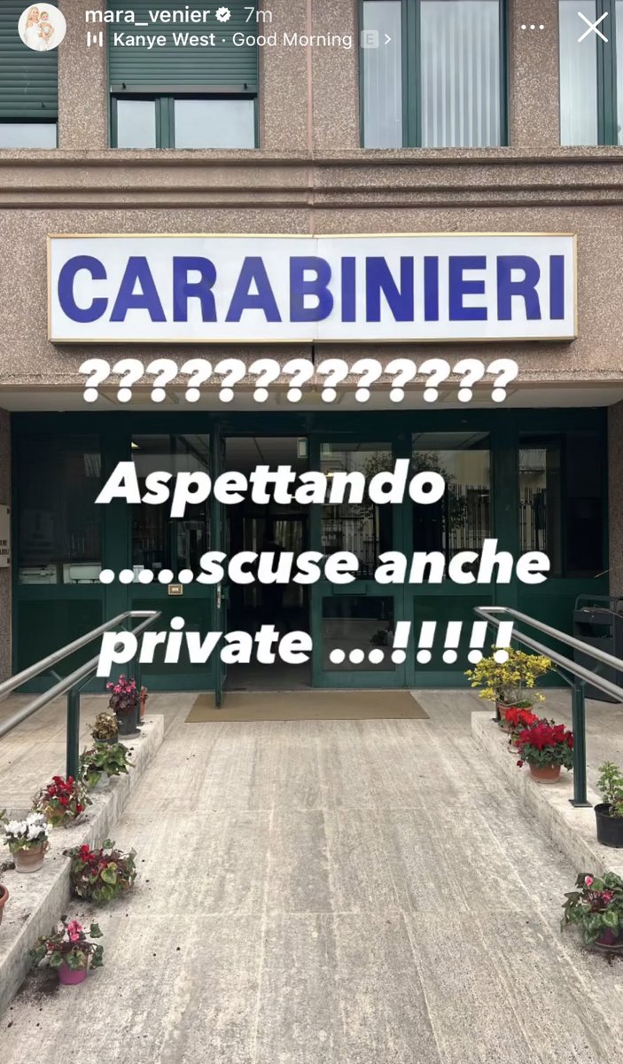 Cinguetterai's tweet photo. Mara Venier si è recata dai Carabinieri dopo le gravi offese ricevute da Mediaset su Twitter

#DomenicaIn https://t.co/9nPkeCd5jp