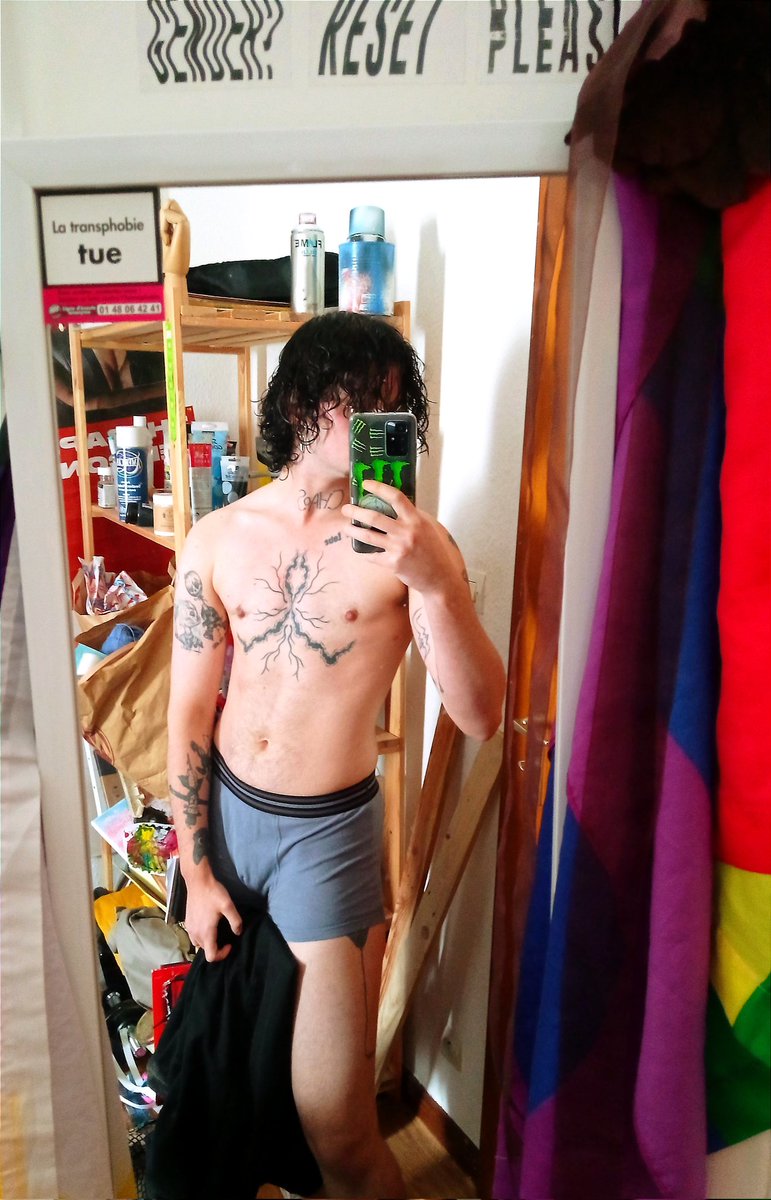 canape_en_queer's tweet photo. #TransDayOfVisibility
#TransWeekOfVisibility
Excusez moi? Bonsoir https://t.co/k5id77pq2C