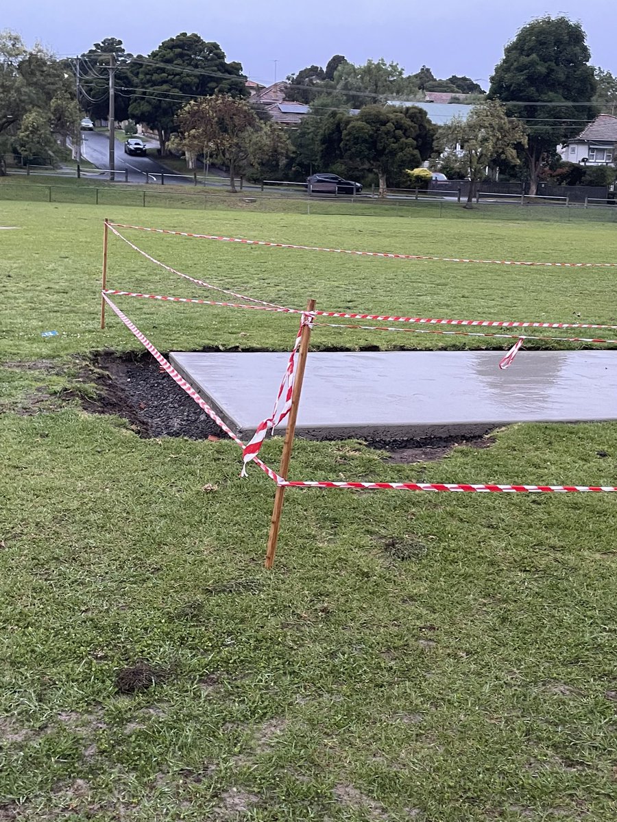mexxsta's tweet photo. @CityofDarebin Robinson Reserve is an absolute disgrace. With only a few weeks to the season starting this is a dangerous place to train let alone play any sort of games on. @DarebinFalcons is one of the biggest clubs in the area - it is shameful what we have to put up with. https://t.co/TTr2zwEwLt