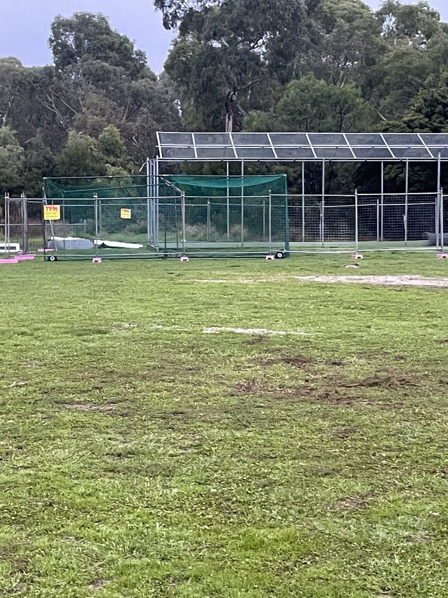 mexxsta's tweet photo. @CityofDarebin Robinson Reserve is an absolute disgrace. With only a few weeks to the season starting this is a dangerous place to train let alone play any sort of games on. @DarebinFalcons is one of the biggest clubs in the area - it is shameful what we have to put up with. https://t.co/TTr2zwEwLt