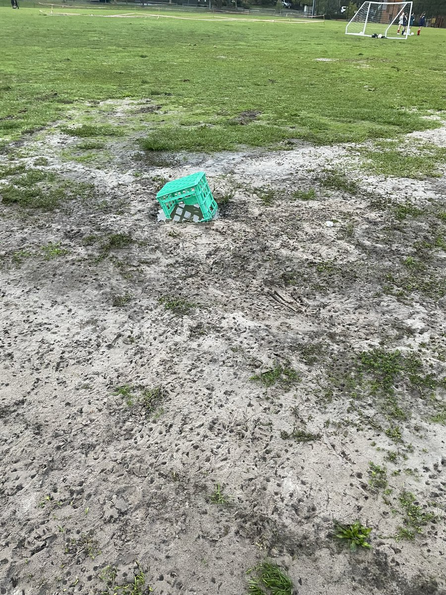 mexxsta's tweet photo. @CityofDarebin Robinson Reserve is an absolute disgrace. With only a few weeks to the season starting this is a dangerous place to train let alone play any sort of games on. @DarebinFalcons is one of the biggest clubs in the area - it is shameful what we have to put up with. https://t.co/TTr2zwEwLt