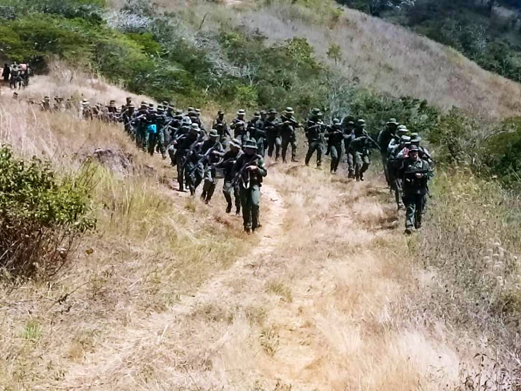 Redi_andes's tweet photo. RT || GJ @dhernandezlarez #FANB inicia despliegue junto a los #OSC a lo largo de todo el territorio nacional, en ejecución de la orden de operaciones “Semana Santa Segura 2023”, con el fin de brindar paz y sosiego  a la población venezolana.  
#EscudoBolivariano2023 https://t.co/MrqsjQQuXh