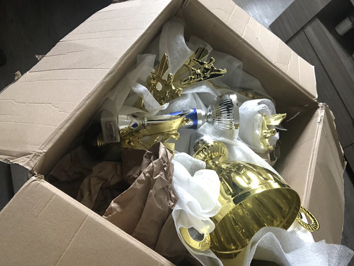 🏆 Réception un peu tardif mais bien reçu tt de même ! 

🏆S1 Proleague PS4
🏆S1 Jupiler PS5
🏆Et 8 titres Individuels

🛂 Sacré bilan en <a href="/belgique_vpg/">VPG BELGIQUE 🇧🇪</a> / <a href="/BelgiqueVpg/">VPG_BELGIQUE</a> et respectivement 20 éme et 21 éme titres depuis #PEGAZE et donc pour nos 13UP…

<a href="/13Utopik_eFoot/">13UTOPIK EFOOT</a> <a href="/13Utopik/">13UP</a> #PGZ