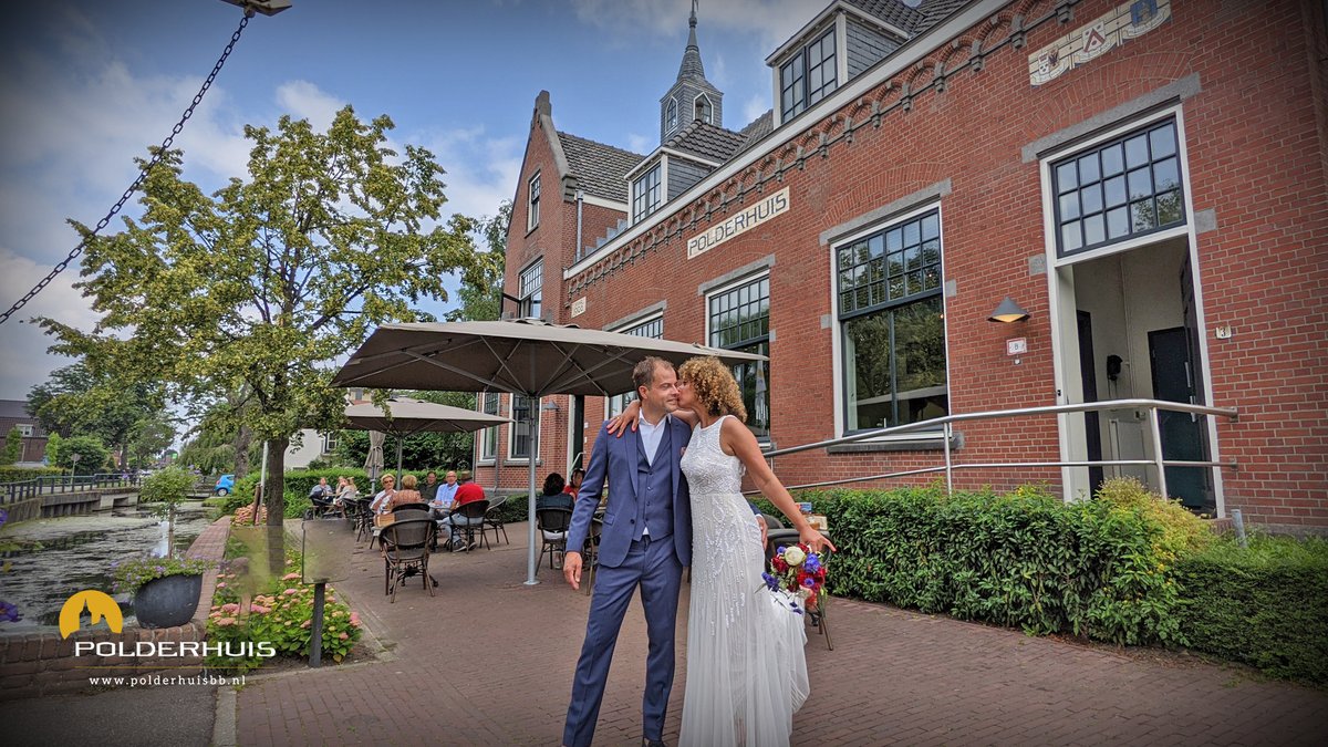 polderhuisbb's tweet photo. Trouwplannen?  
Intiem trouwen op een prachtige locatie. 

Benieuwd? https://t.co/8r3dg11MZy

#polderhuis #lansingerland #trouwen #trouwlocatie #bergschenhoek 
#benbvolliefde #boutiquehotel #berkelenrodenrijs  #romantisch #BenB #bedandbreakfast https://t.co/Oyd35myGP0