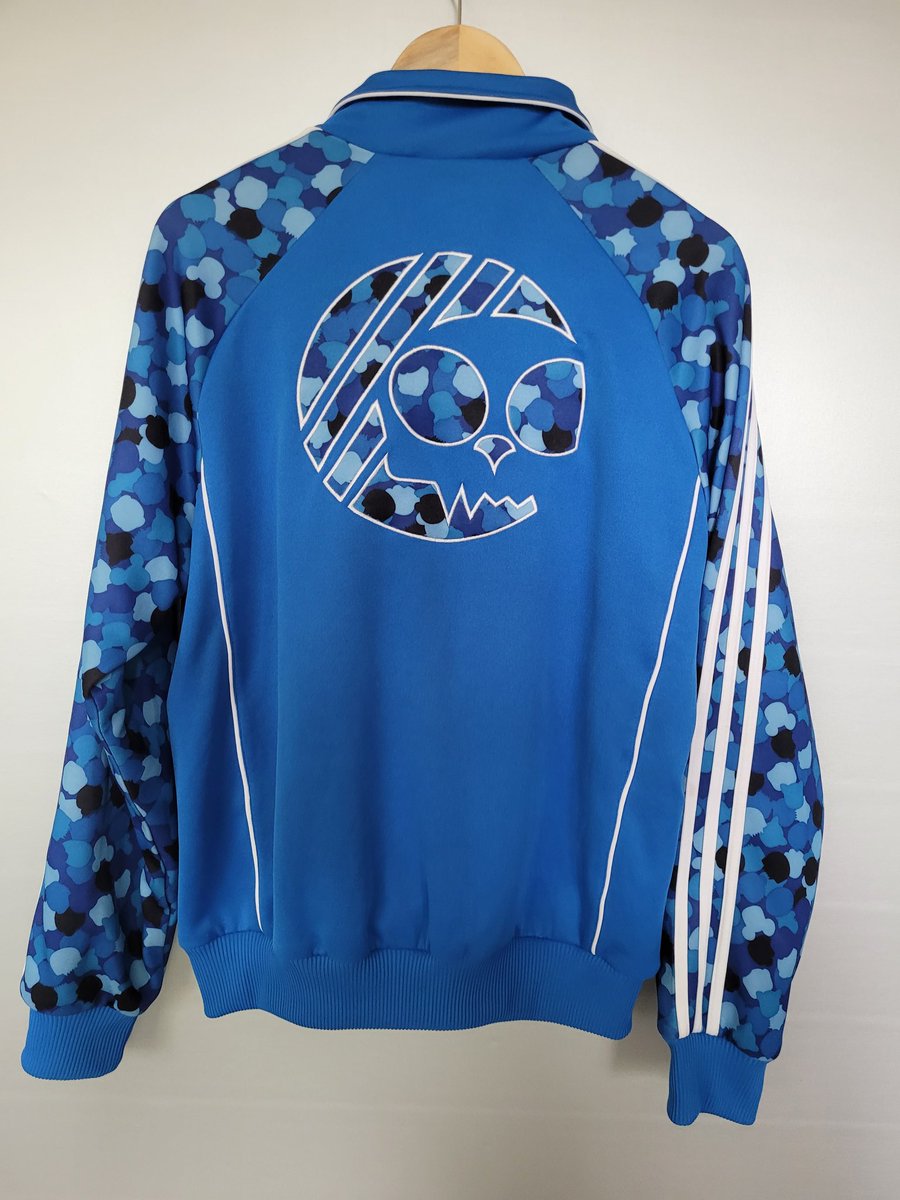 Adidas_tracktop's tweet photo. Adidas, Adicolor BL3 toy2r tracktop.
New in my collection.
#adidas #adicolor #toy2r #bl3 #adidasoriginals #3stripes #blue #adidascollector @Dadidassler @adiFamily_ https://t.co/8CnpyfqlEU