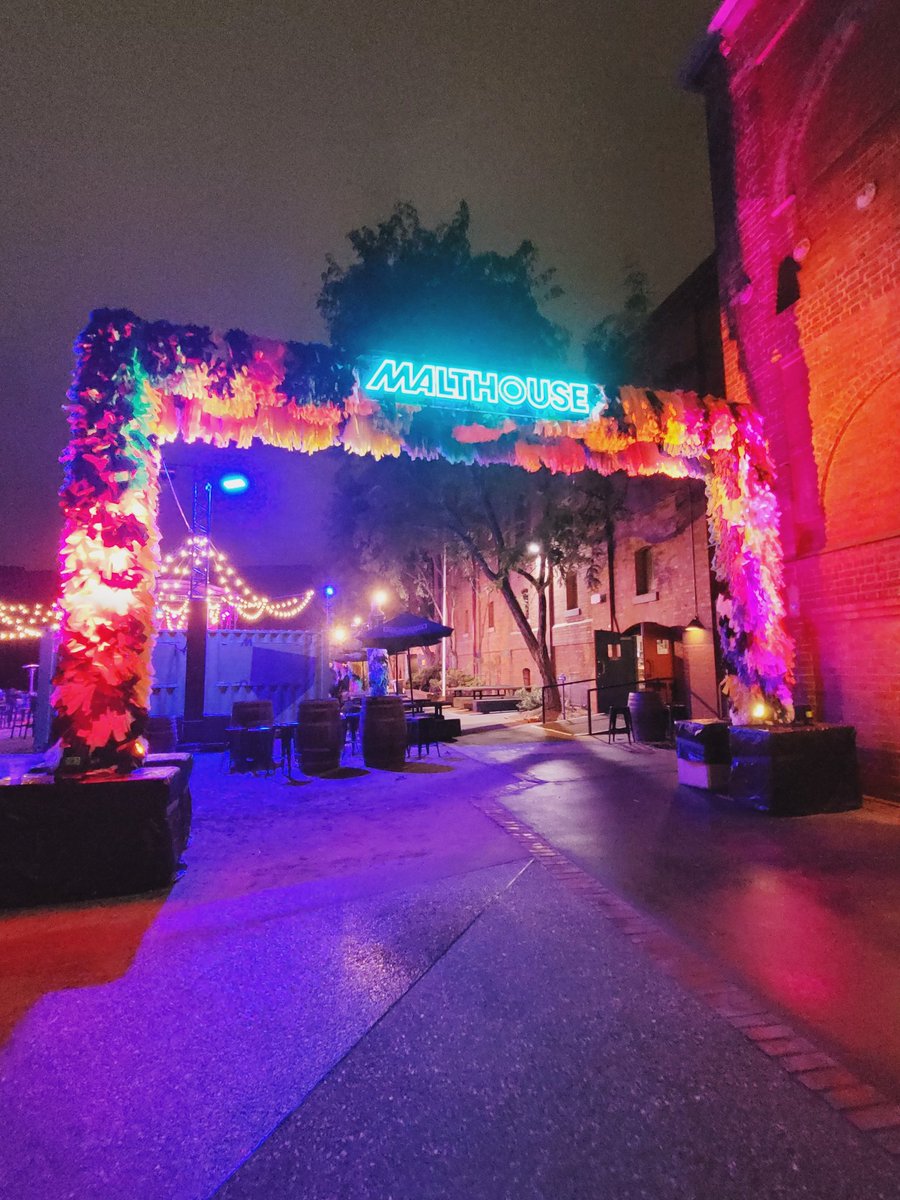 dibbo (@ldibbo1) on Twitter photo Tonight saw the fab <a href="/claracupcakes/">Clara Cupcakes</a> in Yee Howdy 🤠 a hugely fun, sweet, silly Western! Beautiful, smooth execution of a v cute premise. And amazing costumes and props! On until April 9 👢 Tonight saw the fab <a href="/claracupcakes/">Clara Cupcakes</a> in Yee Howdy 🤠 a hugely fun, sweet, silly Western! Beautiful, smooth execution of a v cute premise. And amazing costumes and props! On until April 9 👢
