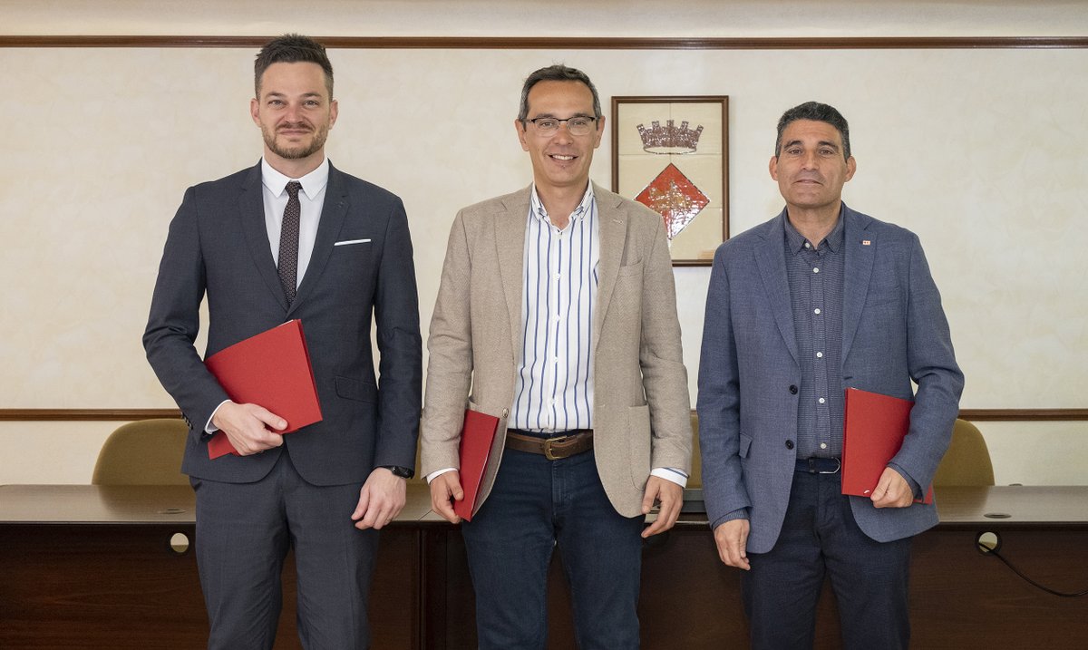 CreuRojaTGN's tweet image. 🤝🏻 Signem nou acord de col·laboració amb @AGBARclients i l&apos;@ajconstanti per iniciar el #ProgramaONA Activa&apos;t al municipi.

Un projecte que té per objectiu millorar l&apos;ocupabilitat de persones en situació vulnerable, i que per primera vegada es durà a terme a la província de #Tgn.