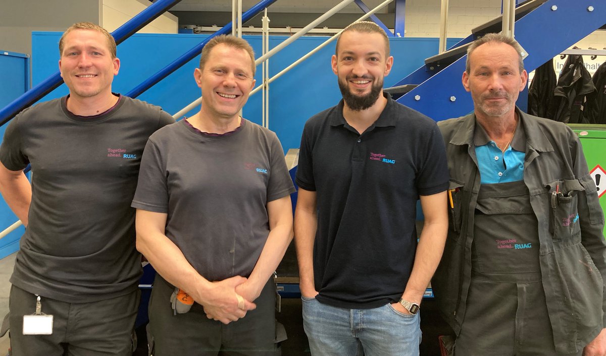 This morning the Gipfeli-Talk took place! RUAG Aerostructures Switzerland met in the maintenance workshop to start this Friday together. Thanks to the team around Mauro Pessoa Pires, Manager Maintenance, for making space in the workshop!