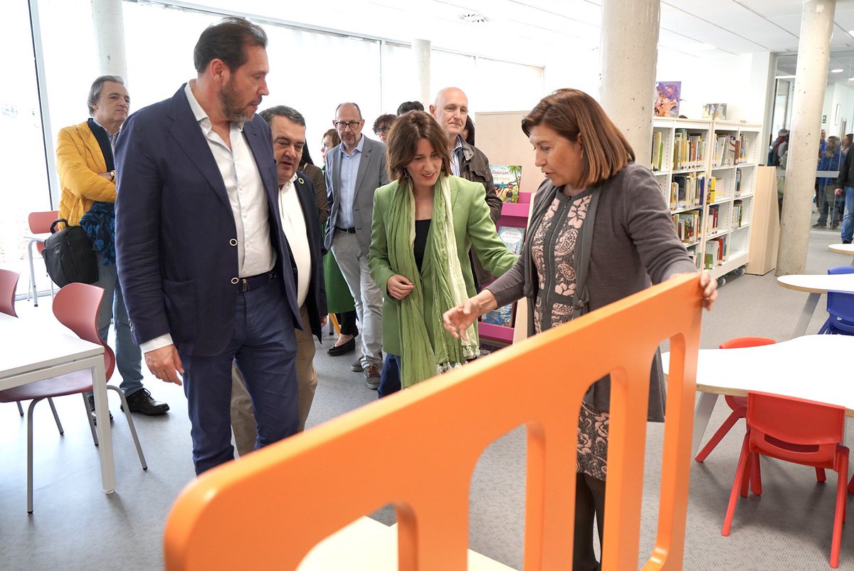 AyuntamientoVLL's tweet photo. El Ayuntamiento invierte 3 millones en la nueva biblioteca municipal de Parquesol que abre un espacio para jóvenes y adolescentes

El alcalde @oscar_puente_ “Es una prueba del compromiso del Gobierno Municipal con la cultura y el fomento de la lectura”

🔗 https://t.co/oP8vKzqLcB https://t.co/b1h06zt8IN