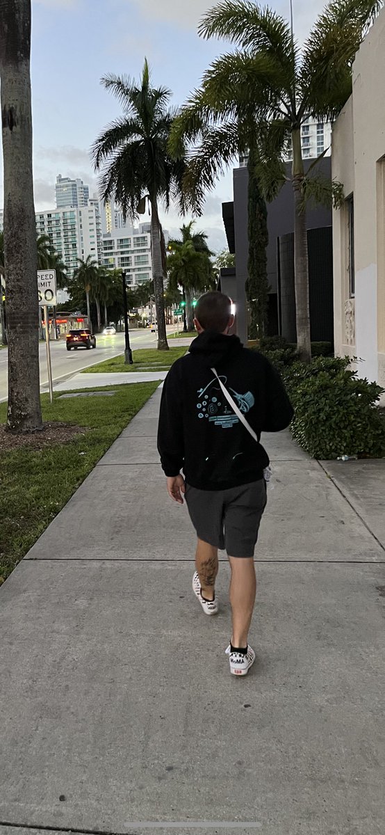 SailfishCrypto's tweet photo. GM from #NFT week #Miami 🏝️ https://t.co/NoQLsrXXOB