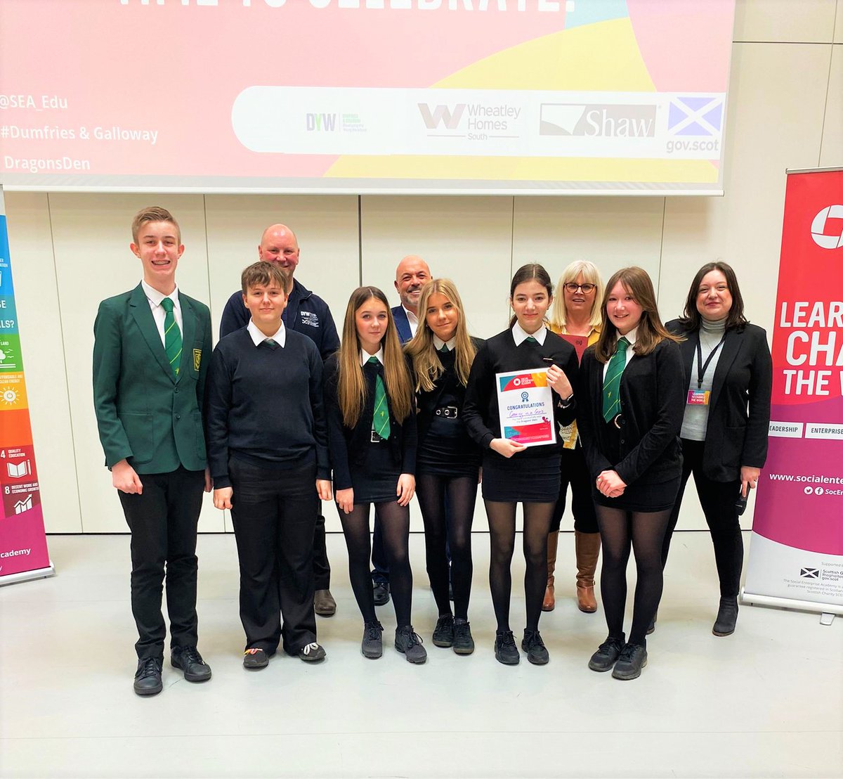 SEA_Edu's tweet photo. 🌟What an incredible time we had yesterday at our #DumfriesAndGalloway Dragons' Den competition!🌟

Huge well done to everyone who took part and a massive congrats to the winners, 'Cooking in a Crisis' from @Dhs_BusDept!

@AAOfficial2013  @ShawheadPS @stjosephsdgc @DouglasEwartHS https://t.co/1rwfgoUist