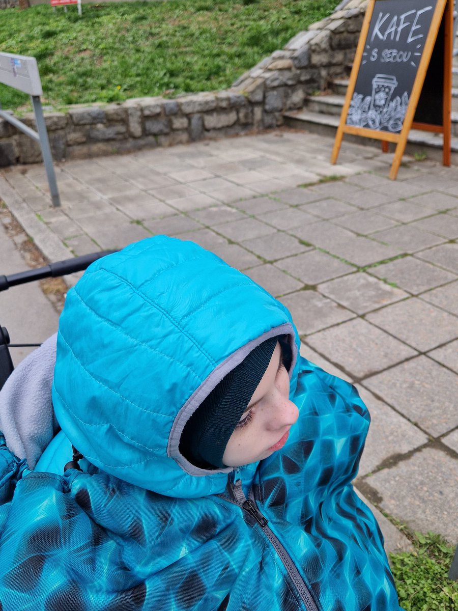 PridalovaMonca's tweet photo. Tak při zkoušení a měření korzetu nesmí chybět rodičům vynikající káva od #rebelbean Až to tam bude otevřený komplet po předchozí kavárně, bude to super 👍☕️☕️☕️
#trupovykorzet #casnakavu #proteor #detskanemocnice #skolioza https://t.co/CxIXlGIEsJ