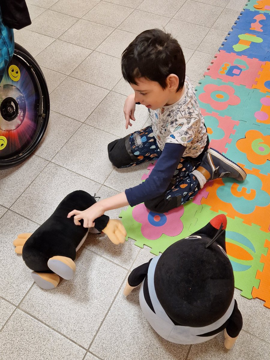 PridalovaMonca's tweet photo. Tak při zkoušení a měření korzetu nesmí chybět rodičům vynikající káva od #rebelbean Až to tam bude otevřený komplet po předchozí kavárně, bude to super 👍☕️☕️☕️
#trupovykorzet #casnakavu #proteor #detskanemocnice #skolioza https://t.co/CxIXlGIEsJ